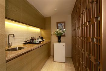 Shenzhen New World Metro Grand Hotel
