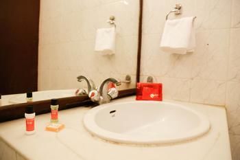 Hotel Oyo Rooms Raja Park Lbs College