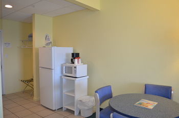 Motel Palmetto Inn & Suites