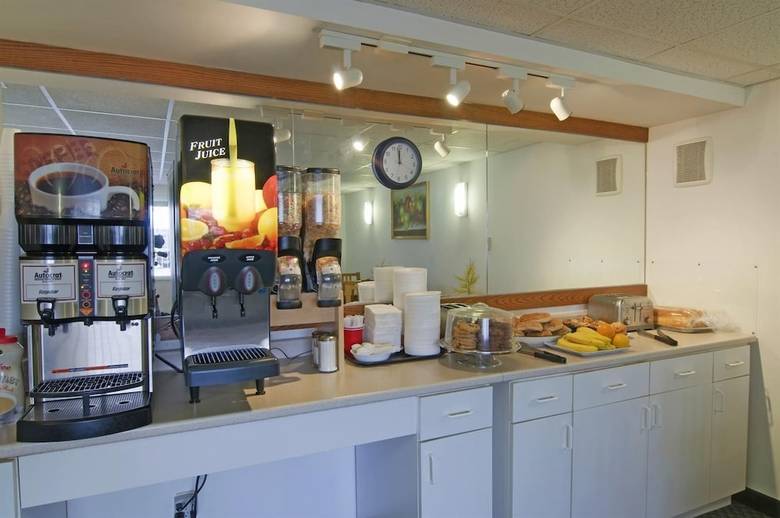 Hotel Americas Best Value Inn And Suites Hyannis/cape Cod