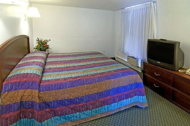 Hotel Americas Best Value Inn And Suites Hyannis/cape Cod