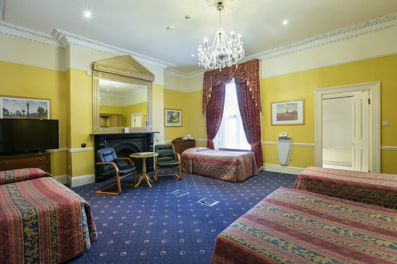 Harcourt Hotel