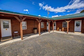 Motel Cascade Lake Inn