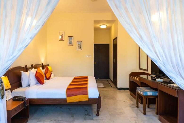 Sarovar Hotel