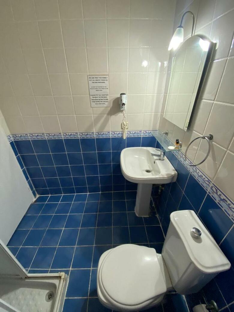 Basil's Apart Hotel