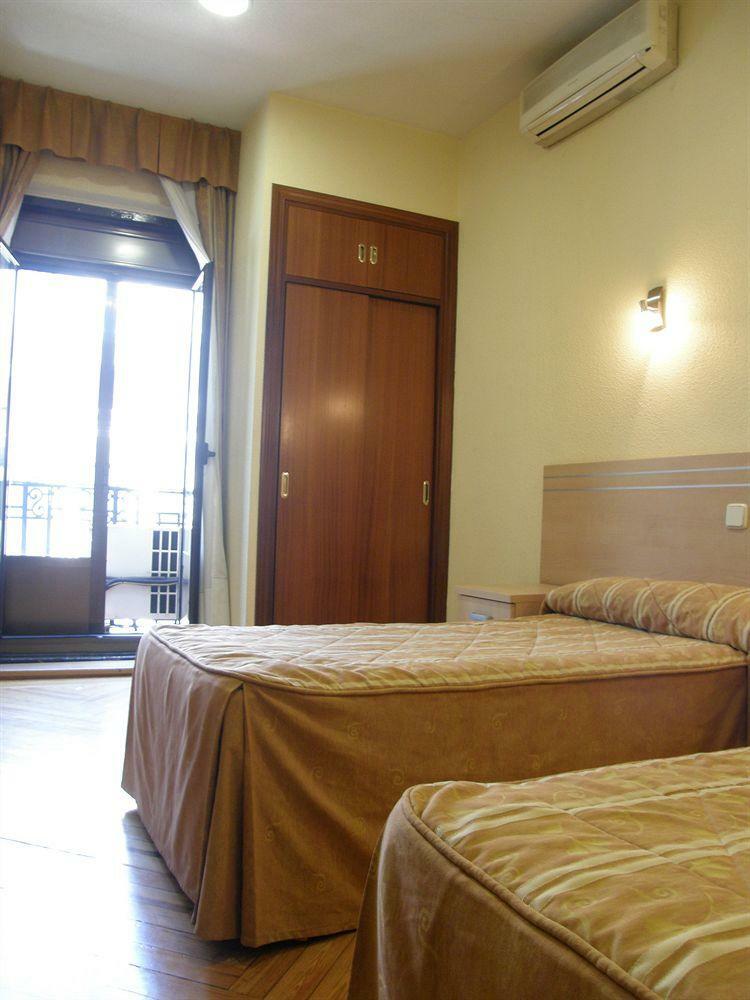 Hostal Avenida