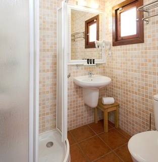 Hotel Hostal  La Torre