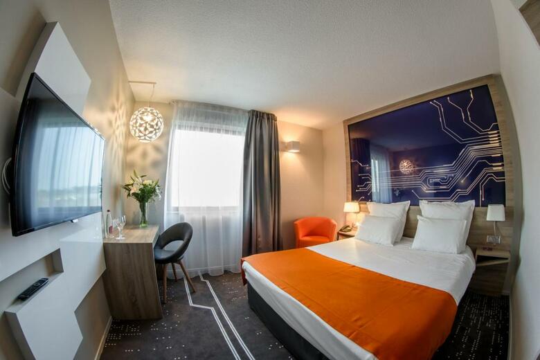 Hotel Mercure Poitiers Aquatis Site Du Futuroscope