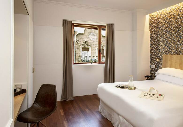 Hotel Chic & Basic Velvet