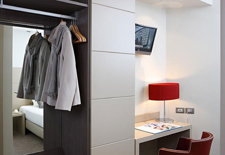 Smart Hotel Holiday