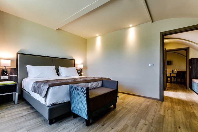 Smart Hotel Holiday