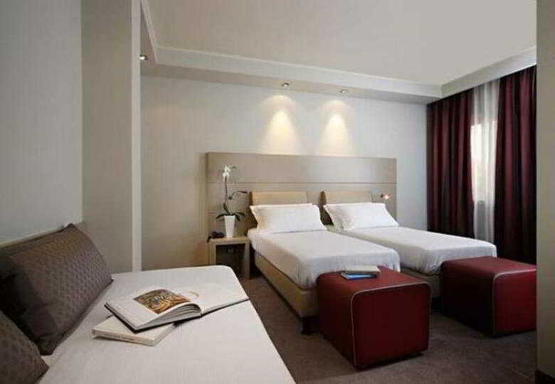 Smart Hotel Holiday