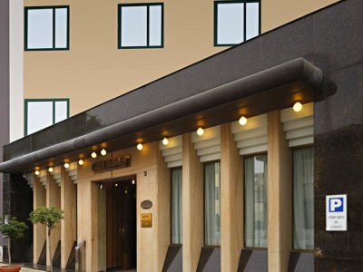 Smart Hotel Holiday