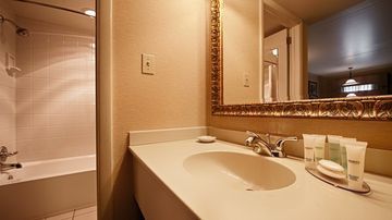 Hotel B.w Plus Revere Inn And Suites