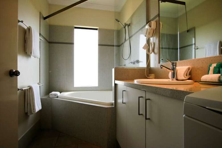 Hotel Margarets Beach Resort