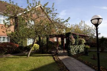 Hotel Holiday Inn West