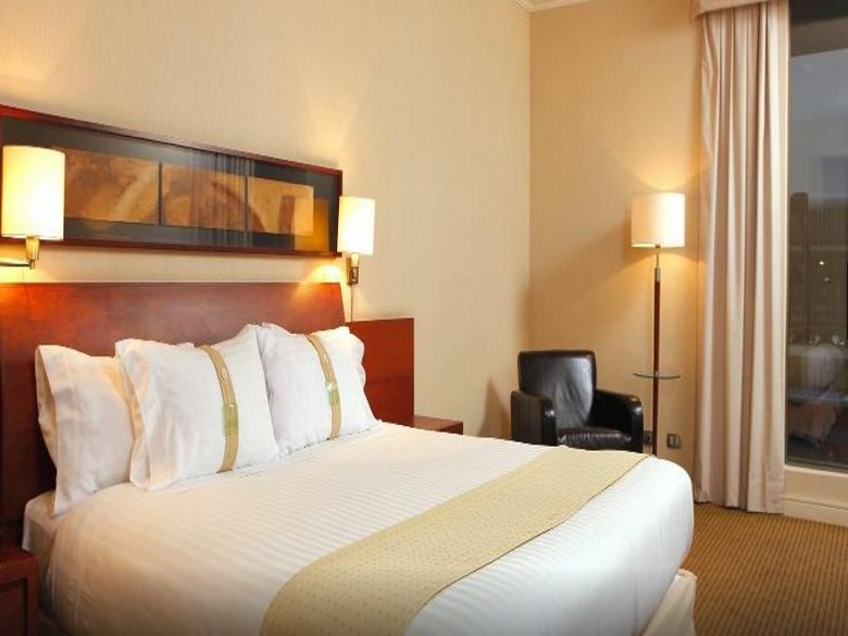 Hotel Holiday Inn Santiago Airport