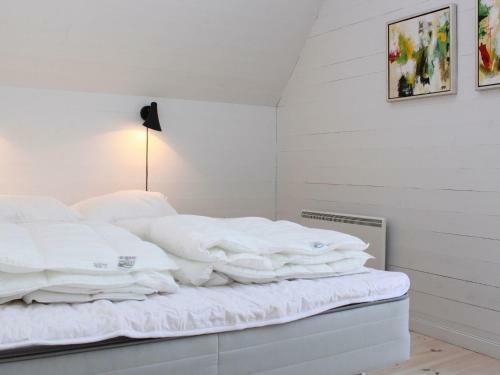 Four-bedroom Holiday Home In Bl�vand 26