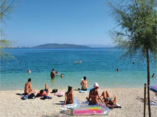 Three-bedroom Holiday Home In Kastel Stafilic