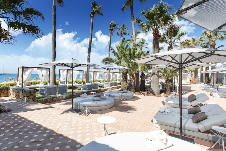 Hotel The Oasis By Don Carlos Resort
