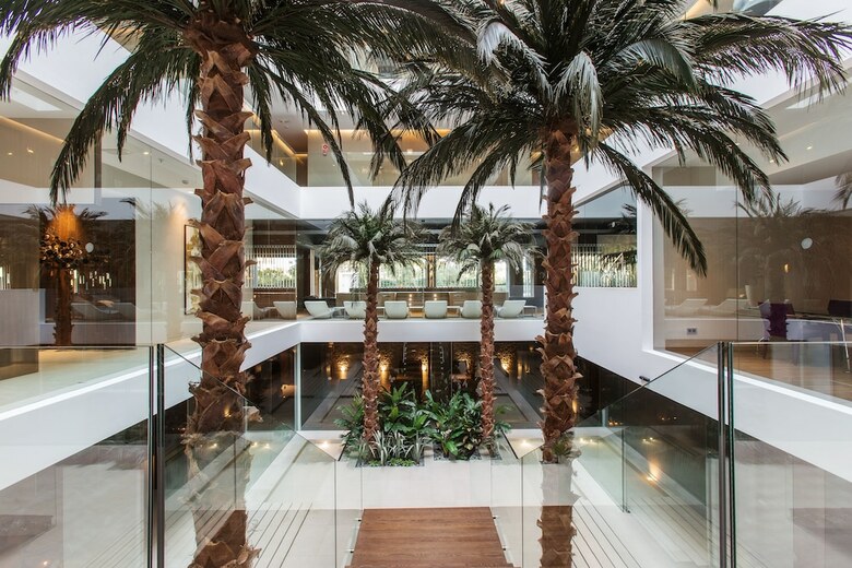 Hotel The Oasis By Don Carlos Resort