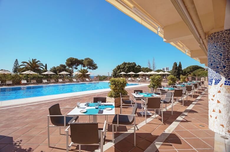 Hotel The Oasis By Don Carlos Resort