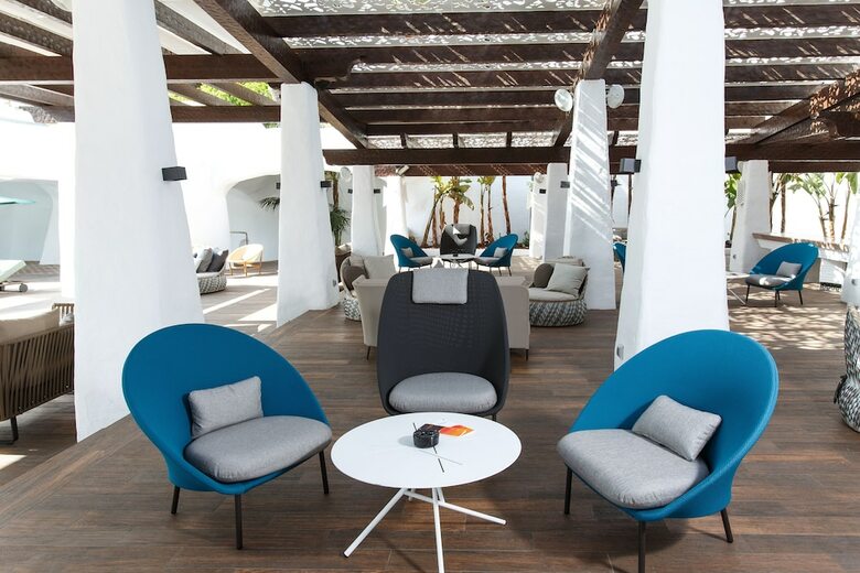 Hotel The Oasis By Don Carlos Resort