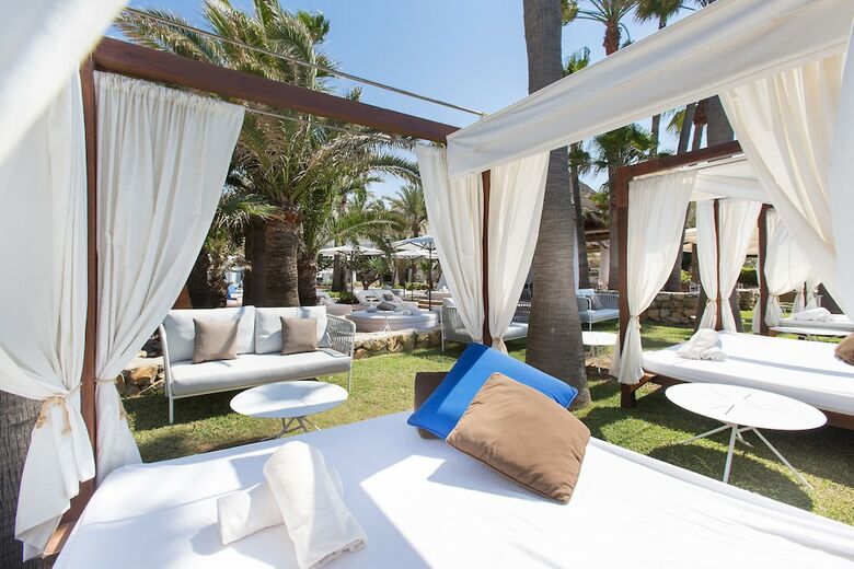 Hotel The Oasis By Don Carlos Resort