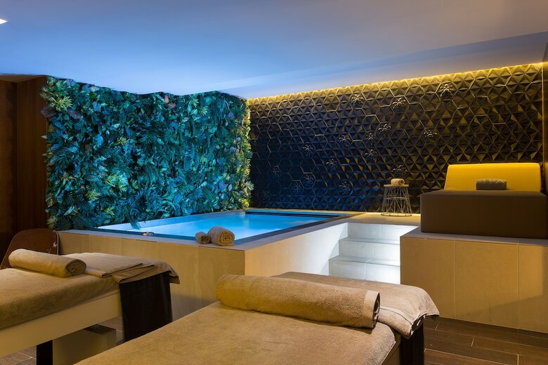 Hotel The Oasis By Don Carlos Resort