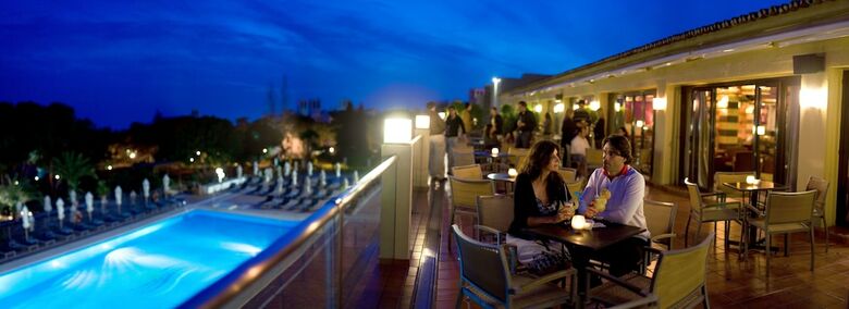 Hotel The Oasis By Don Carlos Resort