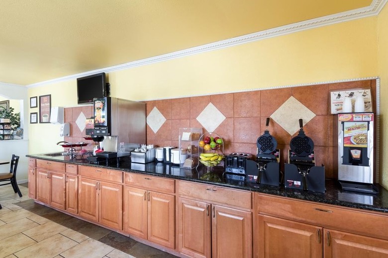 Hotel Econo Lodge Inn & Suites Coliseum
