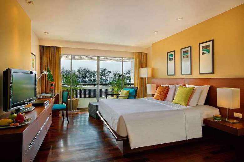 Hotel Courtyard By Marriott Phuket At Patong Beach