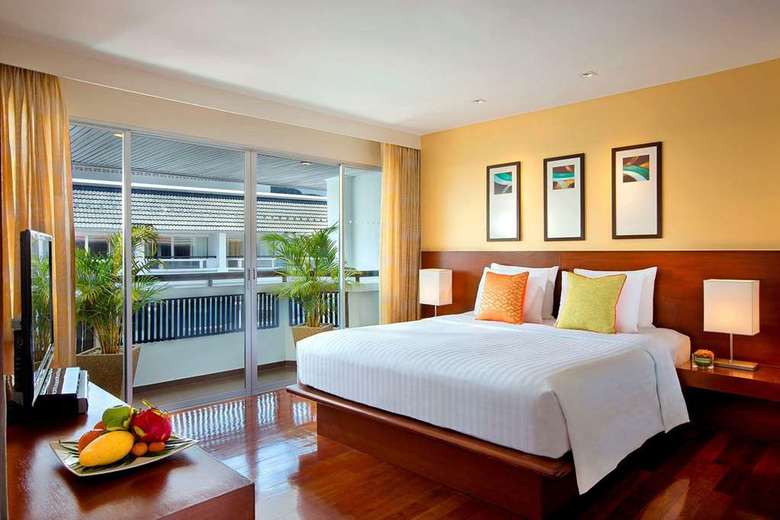Hotel Courtyard By Marriott Phuket At Patong Beach