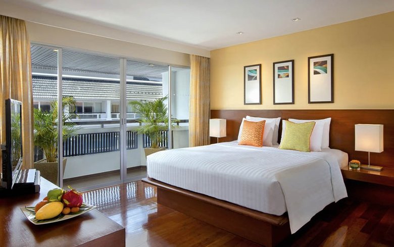 Hotel Courtyard By Marriott Phuket At Patong Beach