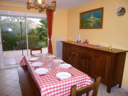 Holiday Home Les Bardi�res