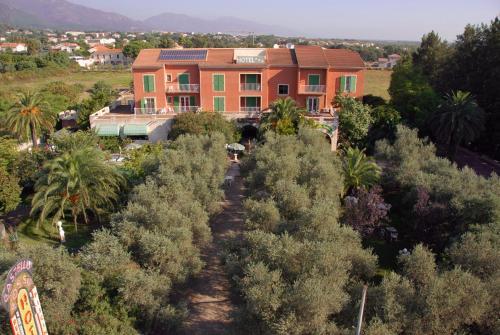 Hotel Castellu Rossu