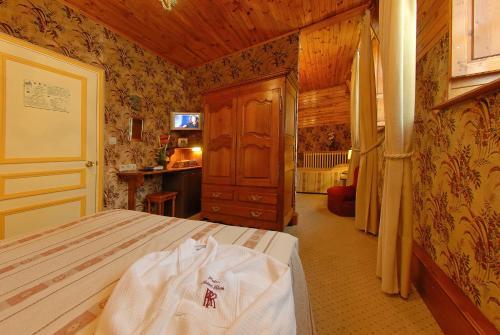 Hotel Relais Saint Roch Rest. La Petite Maison