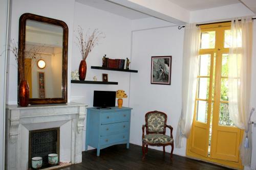Mas De Bellegou Bed And Breakfast