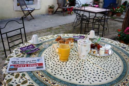 Mas De Bellegou Bed And Breakfast