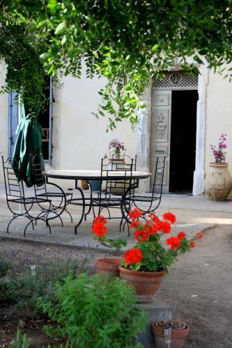 Mas De Bellegou Bed And Breakfast