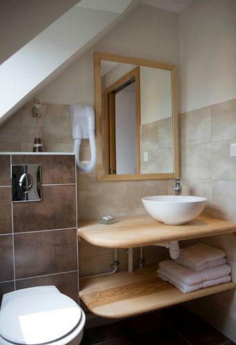 Bed & Breakfast La Griffe � Foin Au Restaurant Raisin D'or