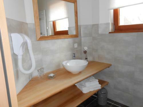 Bed & Breakfast La Griffe � Foin Au Restaurant Raisin D'or