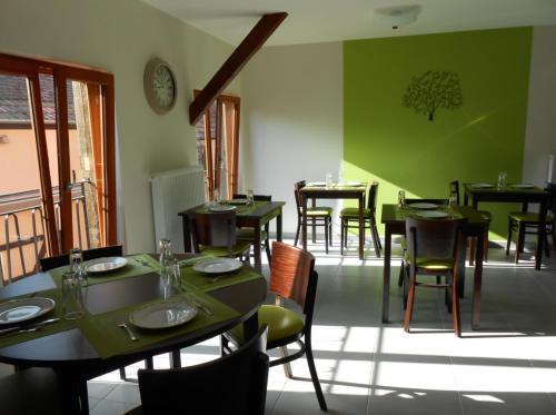 Bed & Breakfast La Griffe � Foin Au Restaurant Raisin D'or
