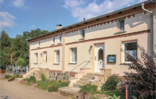 Three-bedroom Holiday Home In Gohren-lebbin Ot U.