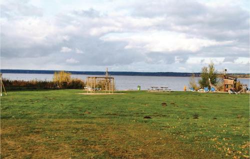 Three-bedroom Holiday Home In Gohren-lebbin Ot U.