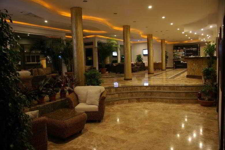 Hotel Flora Garden Beach Club