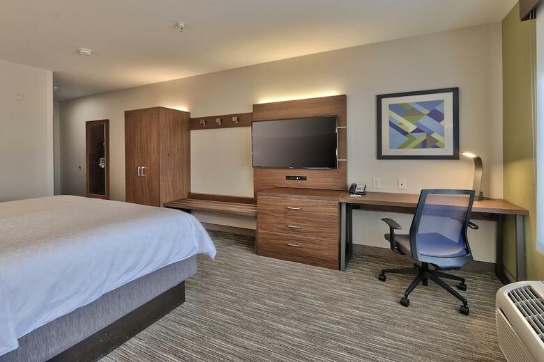 Holiday Inn Express Hotel & Suites Albuquerque Historic Old Town
