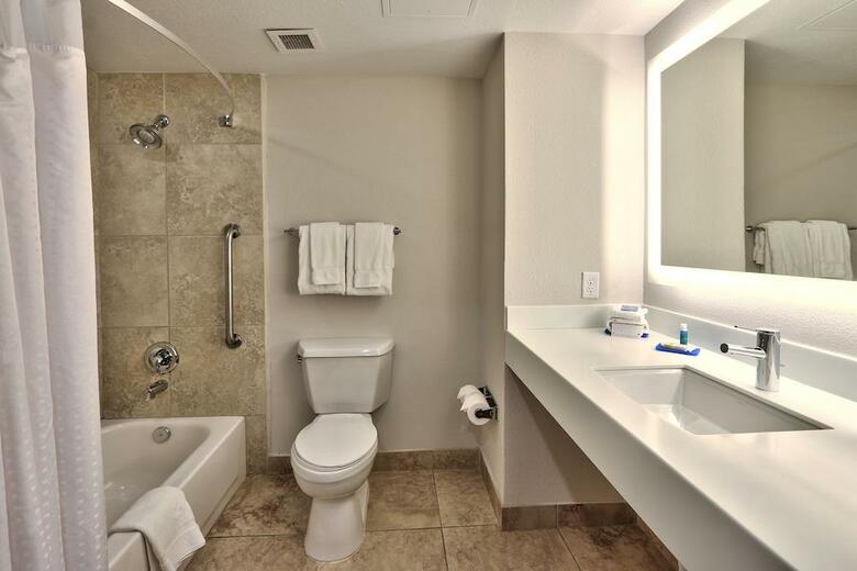 Holiday Inn Express Hotel & Suites Albuquerque Historic Old Town