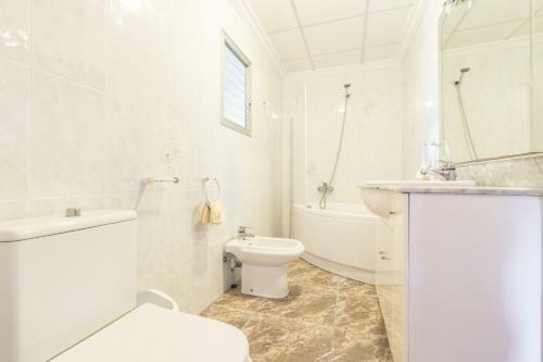 Chalet Falc� With Private Pool And Garden