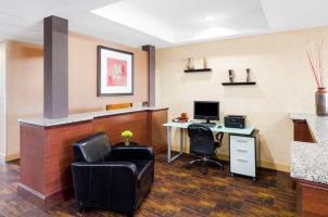 Hotel Comfort Suites Las Colinas Center